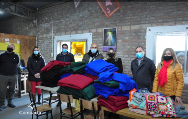El Municipio entregó ropa de abrigo y frazadas a organizaciones de la ciudad