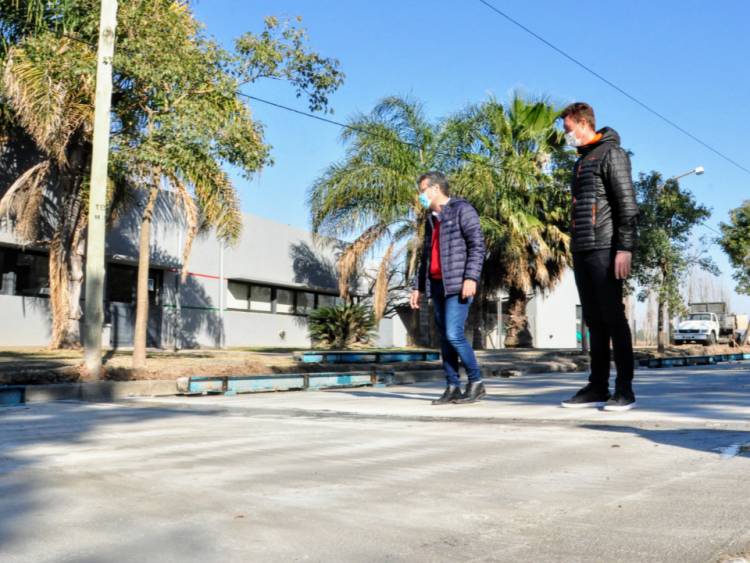 Finalizó la pavimentación  de la primera etapa de calle Las Margaritas*