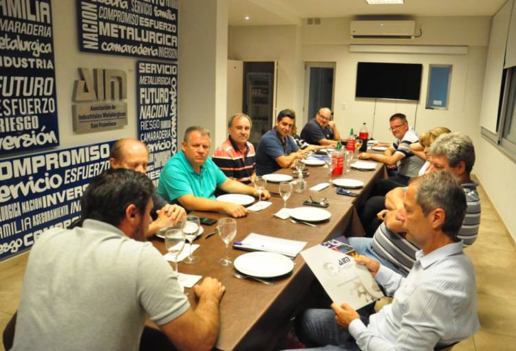 Industriales metalúrgicos dialogaron con Bernarte