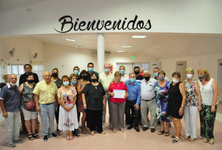 Entrega de Certificados ciclo 2021de los Talleres para Adultos Mayores