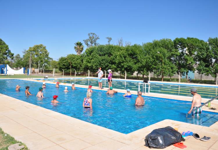Debutó la Escuela Municipal de Verano para Adultos Mayores