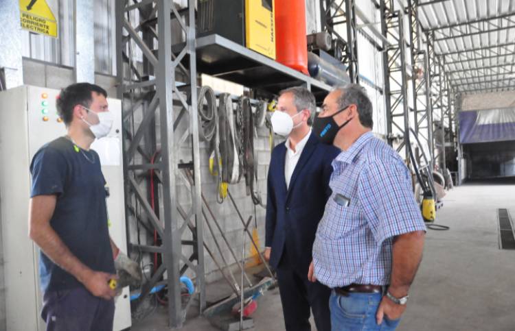 El intendente continúa visitando empresas de la ciudad