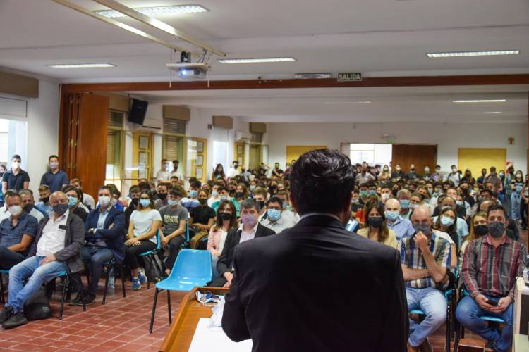 Quinientos jóvenes ingresantes comenzaron el ciclo lectivo 2022 de nuestra Facultad