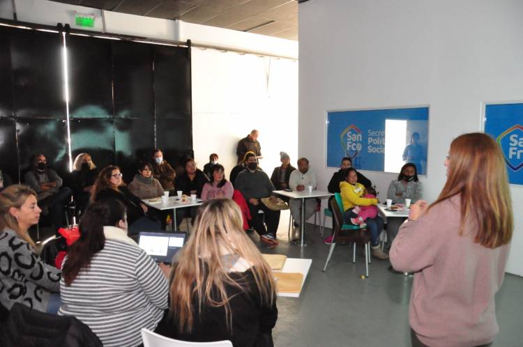 Comedores y Merenderos de la ciudad recibieron capacitación sobre Buenas Prácticas Alimentarias