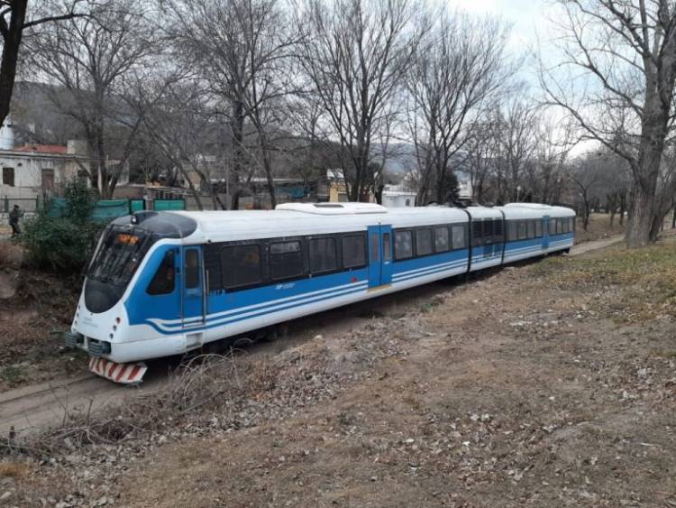 En prueba experimental, el Tren de las Sierras llegó después de 25 años a La Falda