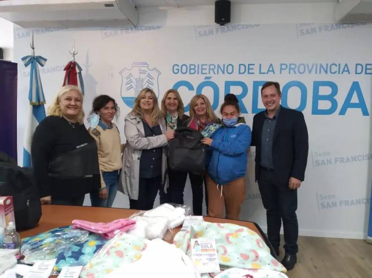 Programa Protección de la Embarazada y su bebé: 14 mamás recibieron sus ajuares