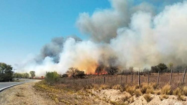 Alertan sobre riesgo extremo de incendios en el interior cordobés