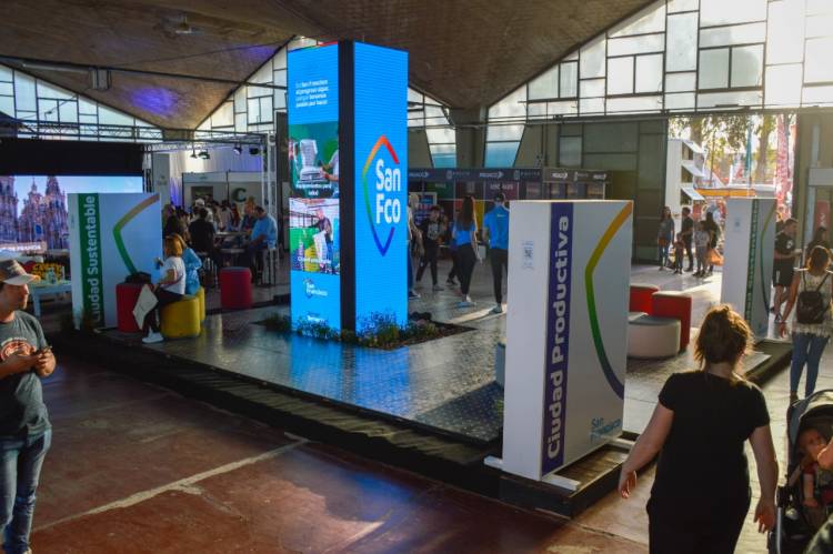 El reloj del Centro Cívico será renovado con un moderno tótem con pantallas led