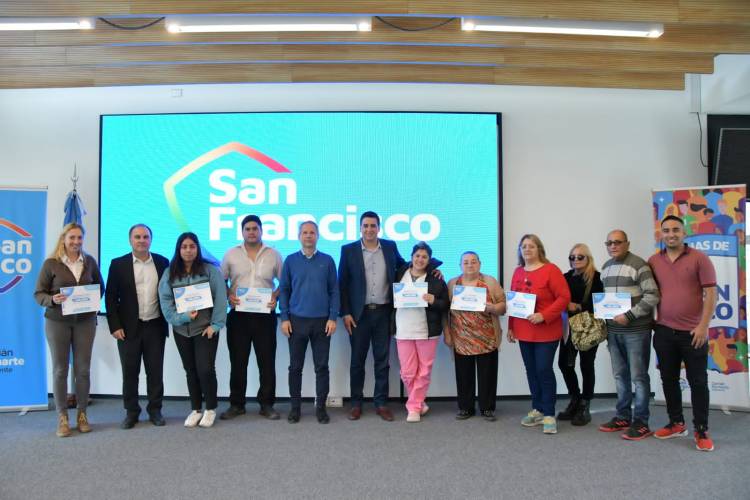 Se entregaron 22 créditos correspondientes al Programa Banco de la Gente