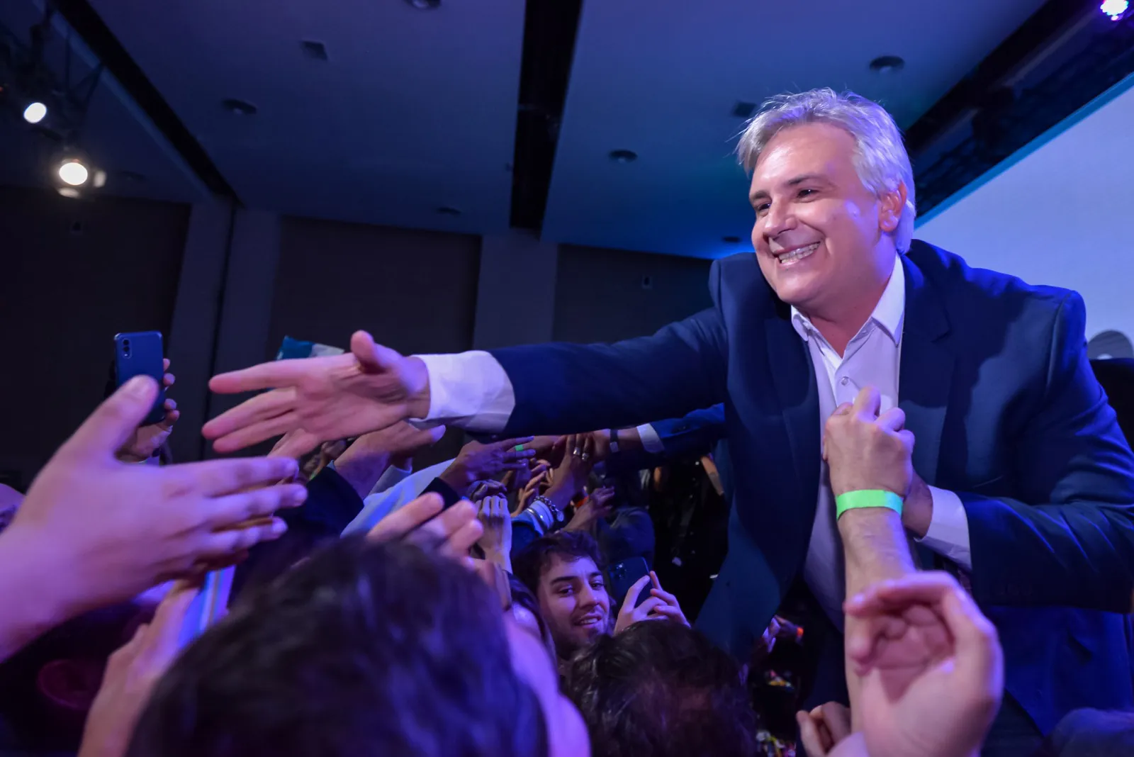 Con casi el 95% los votos escrutados, se impone Martín Llaryora