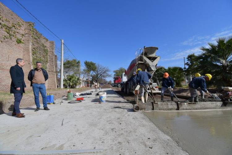 Está cerca de completarse el pavimento de calles México y Rosario de Santa Fe