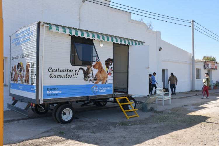 Comenzaron las vacunaciones y castraciones por los diferentes barrios de la ciudad