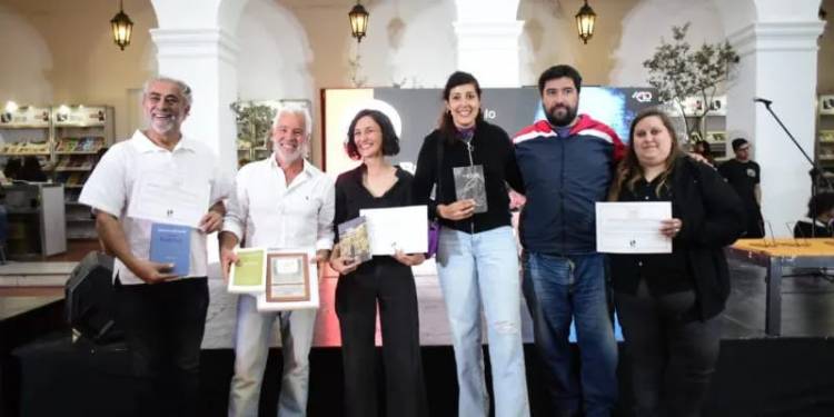 Circe Maia se quedó con el premio Burnichon al Mejor Libro Editado de Córdoba