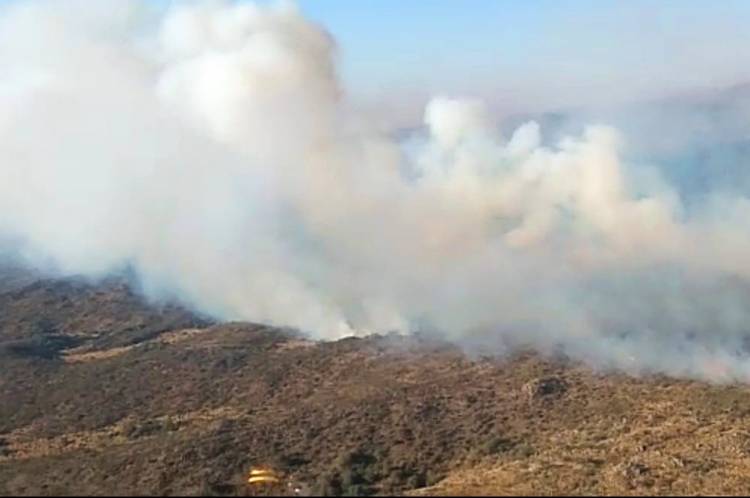 Está contenido el incendio en Tulumba y hay reinicio en San Carlos Minas