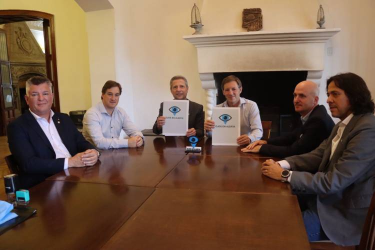 Bernarte firmó un convenio para incorporar “Ojos en Alerta” en nuestra ciudad