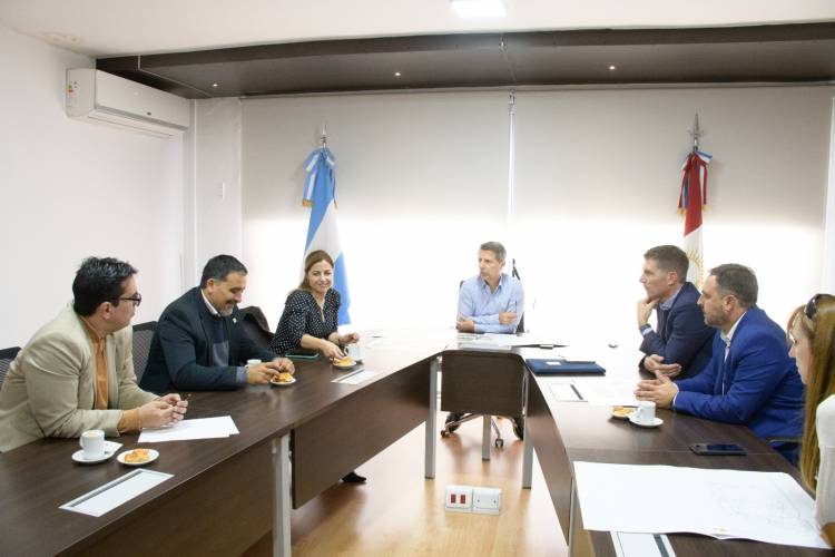 Bernarte firmó convenio marco para la llegada de nuevas propuestas académicas a la ciudad