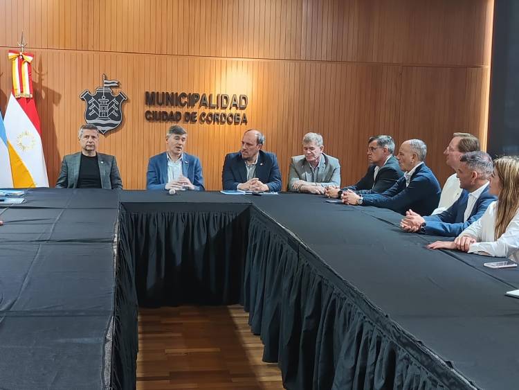 Bernarte suscribió un crédito para la compra de cuatro vehículos para la Municipalidad