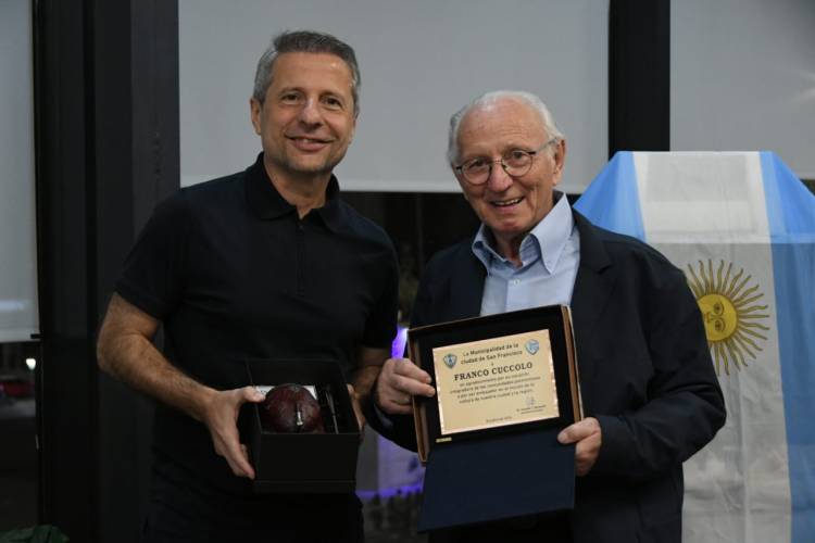 Bernarte homenajeó a Franco Cúccolo como huésped de honor de San Francisco