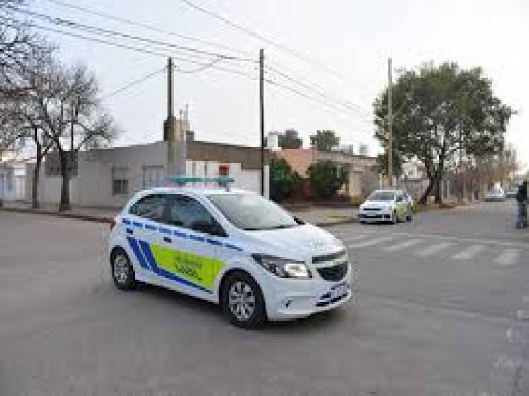 La Guardia Local asistió a una mujer que se encontraba deambulando por la ciudad