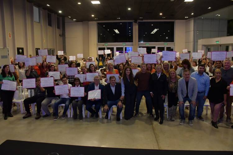 Entregaron certificados de la Diplomatura en Acompañantes Comunitarias Contra la Violencia de Género
