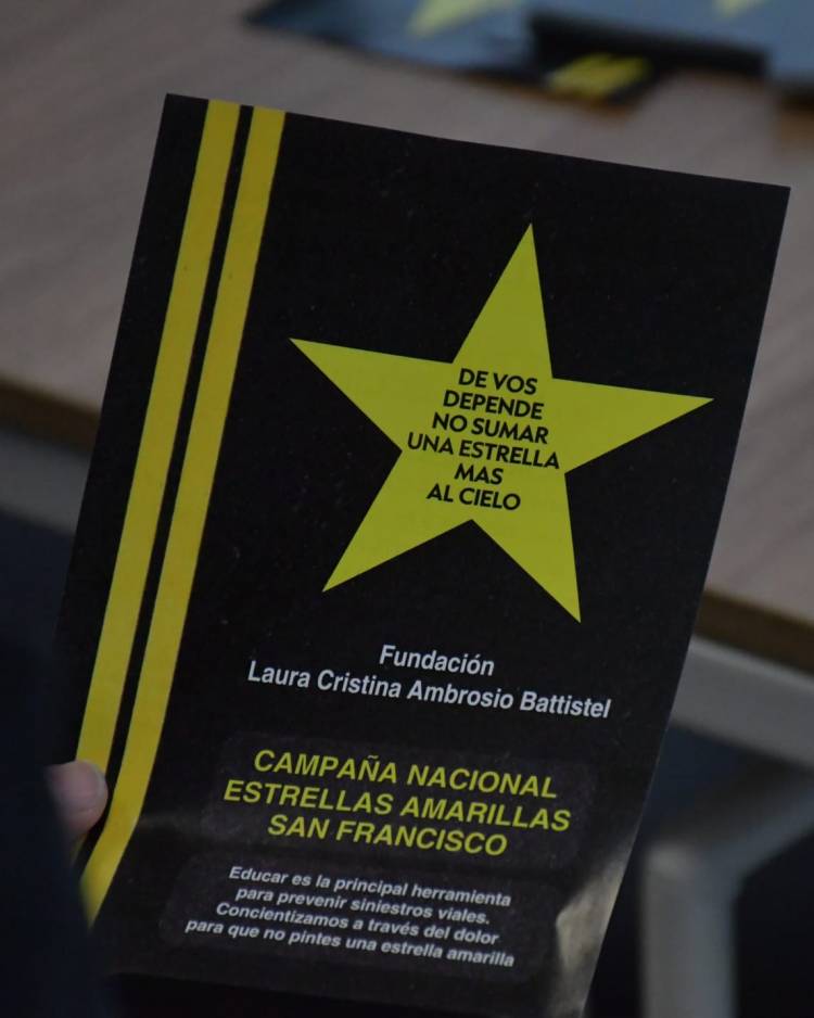 Concejales de HUxC entregaron folletería de concientización vial a la Fundación Laura Cristina Ambrosio Battistel 