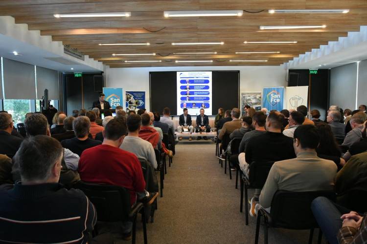 Más de 150 personas participaron del evento “Economía Argentina: PYMES en Acción” desarrollado en Tecnoteca 