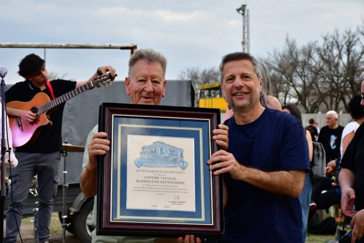 Bernarte compartió los festejos por el 50° aniversario del Barrio 9 de Septiembre