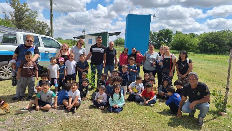Educación ambiental: alumnos del Jardín de Infantes H. Bouchard visitaron el Vivero Municipal y aprendieron sobre el cuidado del ambiente