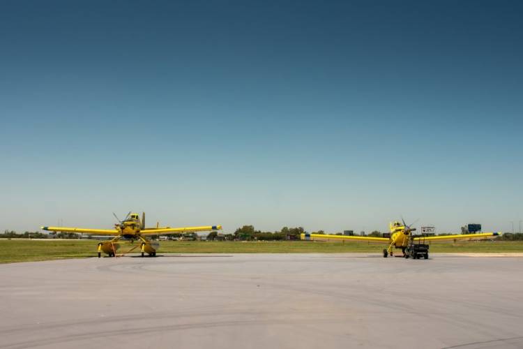 Operativo aéreo con dos aviones hidrantes ante riesgo extremo de incendios