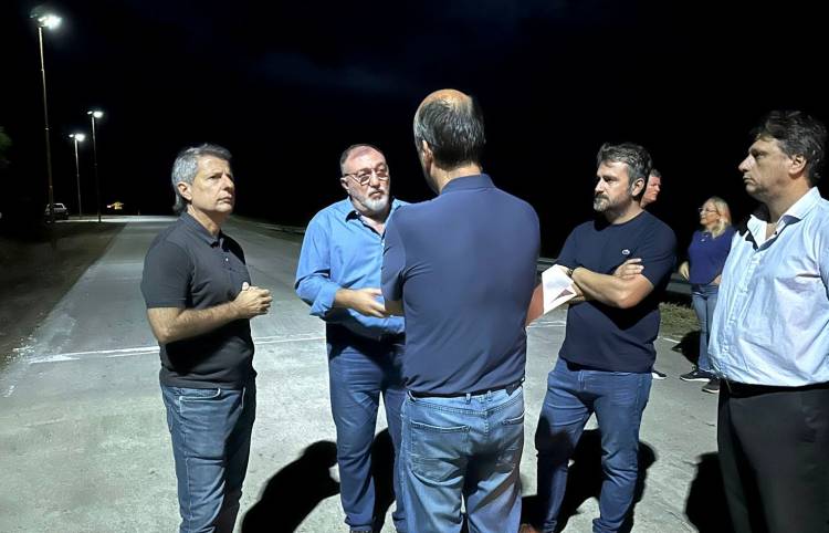 San Francisco y Frontera habilitaron luminarias con tecnología LED solar en el acceso del camino interprovincial hacia la Autovía 19