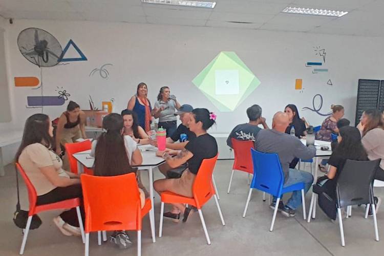 Educación impulsa Rondas de Diálogo con Familias en toda la provincia