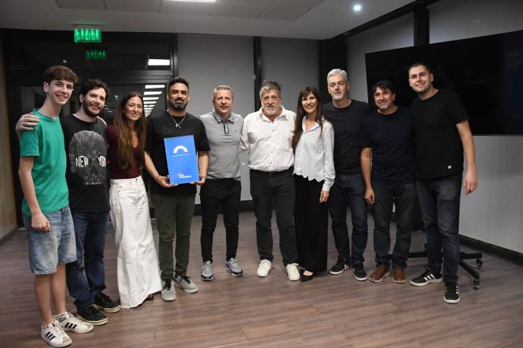 El Concejo distinguió al vóley femenino del Club ‘El Tala’ y a ‘La Comedia San Francisco’