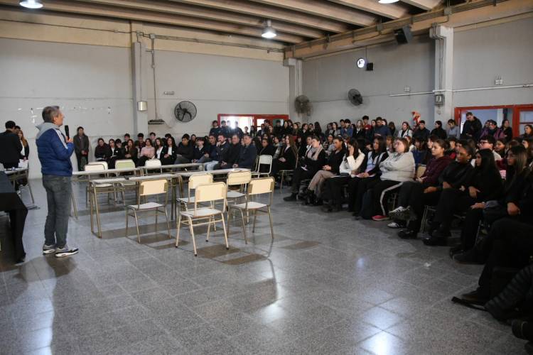 170 jóvenes participaron de la tercera edición de “San Francisco Debate”