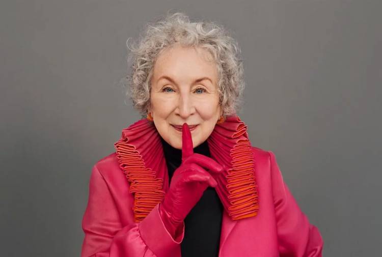 Margaret Atwood recibió en Toronto el III Premio de Poesía Joan Margarit