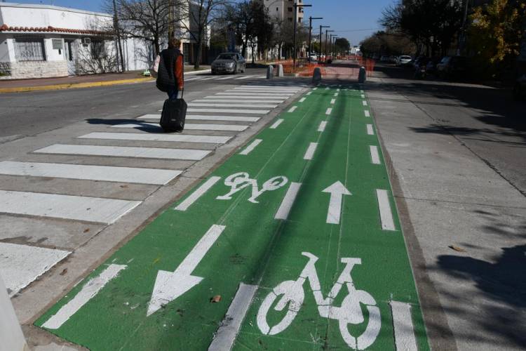 Con trabajos de pintura y demarcación ingresa en su recta final la bulevarización y bicisenda en altura