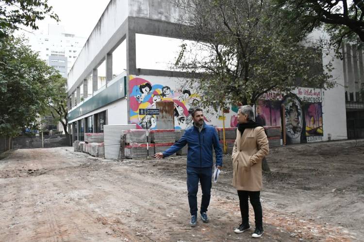 Comenzó la remodelación de Plaza Italia para completar el nuevo Centro Cívico