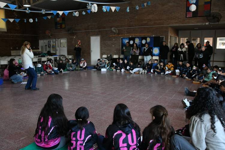 "Rondas Musicales" llegan a las escuelas: una propuesta que nació de las mesas barriales para acercar la música a las infancias