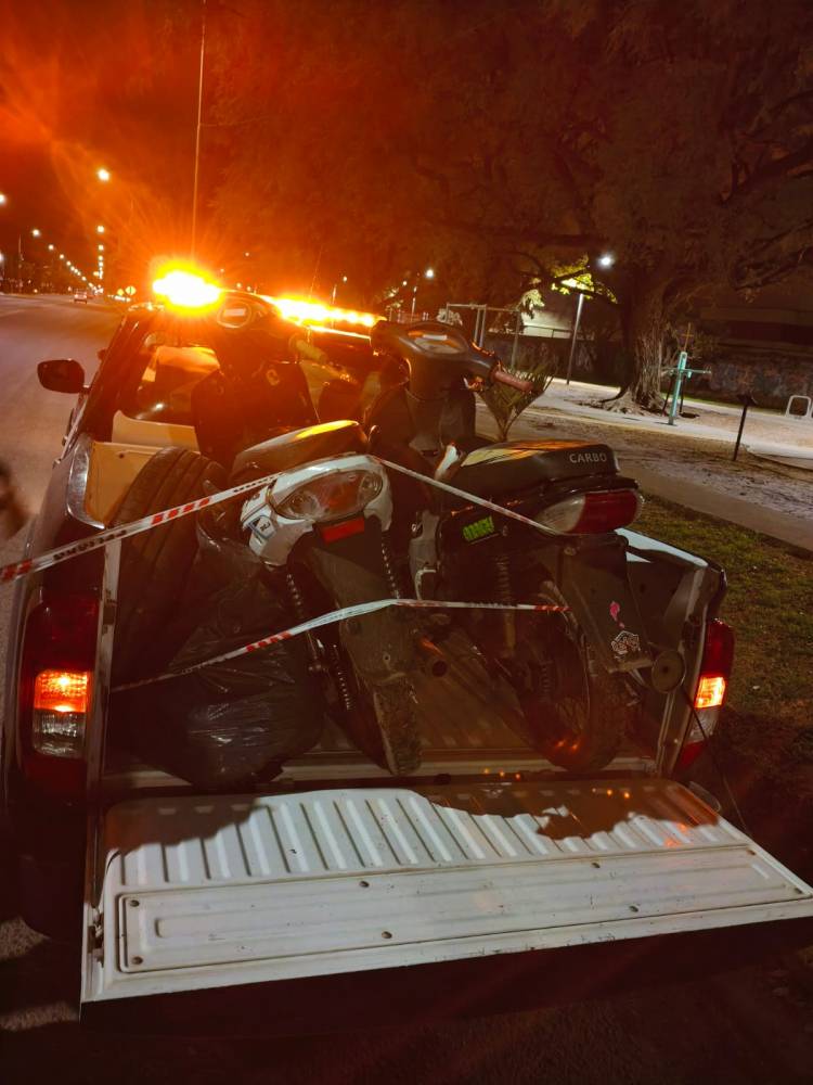 Retuvieron dos motocicletas tras intentar acceder a la senda peatonal y bicisenda en altura