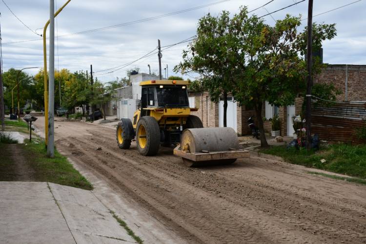 Durante el primer semestre del año ya se repararon el 86 % las calles de tierra de la ciudad