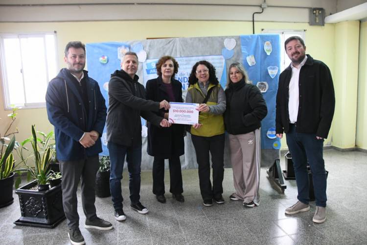 Bernarte supervisó obras del FODEMEEP y entregó un aporte al IPEM N.º 315