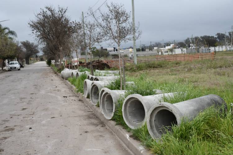 Comenzó la refuncionalización del sistema de drenaje pluvial en barrio Corradi