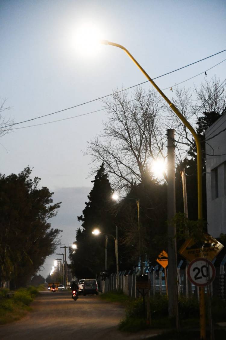 Con el recambio de 140 luminarias, el barrio San Martín completó el alumbrado público con tecnología LED