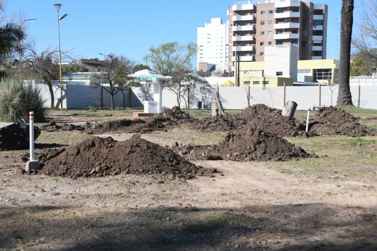 La Plaza Vélez Sarsfield avanza hacia la finalización de su plan integral de renovación