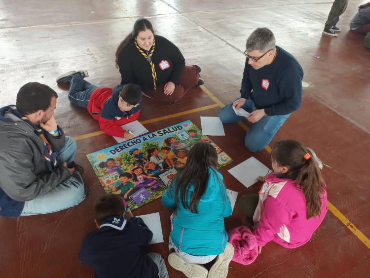 El Centro Preventivo RAAC llevó actividades sobre derechos de las infancias al encuentro regional de Scouts